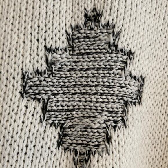 Vintage White Gray Pullover Abstract Grecian Pattern Acrylic Sweater Size Medium - Picture 10 of 16
